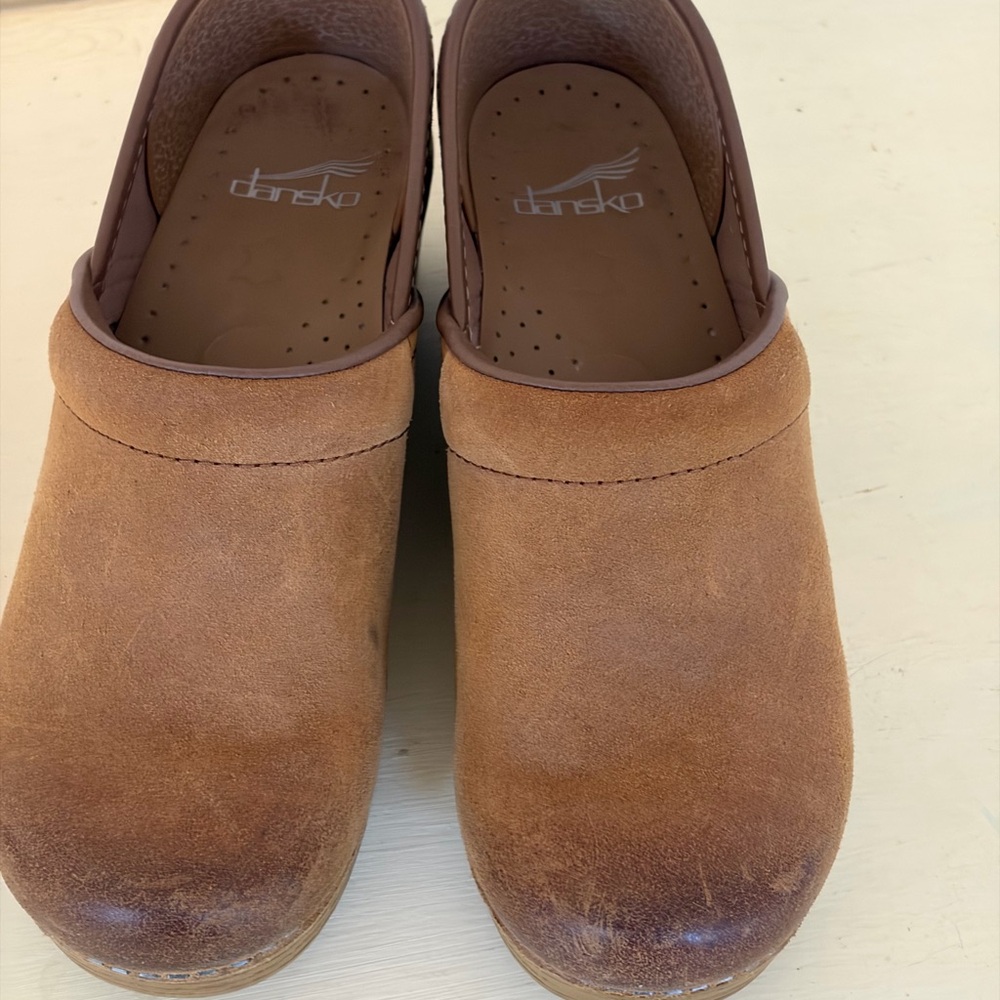 Dansko Professional Tan Suede Clogs size 36